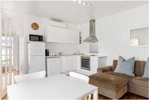 Sorrento Beach Cottages No. 2 - in the heart of Sorrento