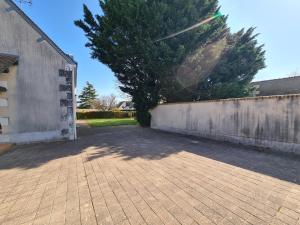 Maison de Charme avec Piscine Chauffée et Tennis à Proximité du Zoo de Beauval - FR-1-591-26