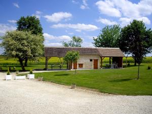 Maisons de vacances Gite familial 12 pers. proche Valencay, ZooParc de Beauval et Chateaux de la Loire, parc arbore et jeux - FR-1-591-113 : photos des chambres
