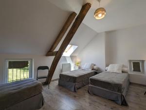 Maisons de vacances Gite Pouligny-Notre-Dame, 5 pieces, 12 personnes - FR-1-591-155 : photos des chambres