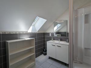 Maisons de vacances Gite Pouligny-Notre-Dame, 3 pieces, 6 personnes - FR-1-591-134 : photos des chambres