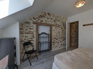 Maisons de vacances Gite Pouligny-Notre-Dame, 3 pieces, 6 personnes - FR-1-591-134 : photos des chambres
