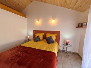 Maisons de vacances Gite La Vernelle, 3 pieces, 4 personnes - FR-1-591-374 : photos des chambres