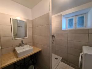 Maisons de vacances Gite Crozon-sur-Vauvre, 5 pieces, 10 personnes - FR-1-591-381 : photos des chambres