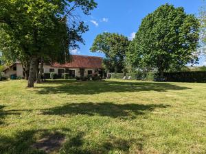 Maisons de vacances Gite Neuvy-Saint-Sepulchre, 4 pieces, 6 personnes - FR-1-591-420 : photos des chambres