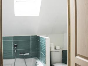 Maisons de vacances Maison de Charme en Berry avec Jardin et Wifi, Proche Vignobles - FR-1-591-231 : photos des chambres