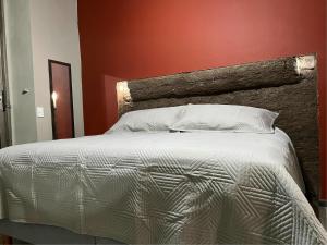 Alojamiento Suite con Aire Acondicionado y Estacionamiento ubicado a 1 cuadra del Parian en Centro Tlaquepaque Privada e Independiente