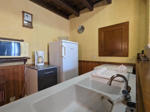 Maisons de vacances Gite Orsennes, 3 pieces, 5 personnes - FR-1-591-127 : photos des chambres