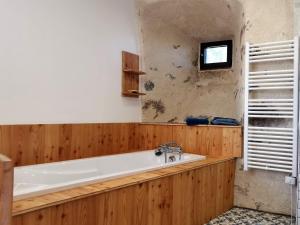 Maison de vacances rénovée, entre nature et ville, proche du Puy-en-Velay - FR-1-582-321