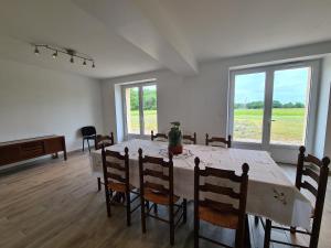 Maisons de vacances Maison calme avec jardin et terrasse, proche Chateauroux, 3 chambres, 3 salles de bain, parking inclus - FR-1-591-359 : photos des chambres