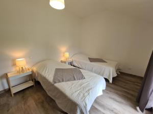 Maisons de vacances Maison calme avec jardin et terrasse, proche Chateauroux, 3 chambres, 3 salles de bain, parking inclus - FR-1-591-359 : photos des chambres