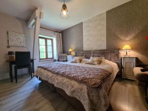 Fermette au calme avec piscine, jardin et étang de pêche - FR-1-591-333