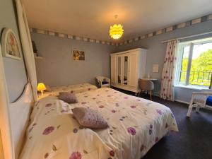 Fermette au calme avec piscine, jardin et étang de pêche - FR-1-591-333