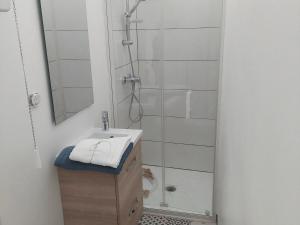 Maisons de vacances Gite Argenton-sur-Creuse, 5 pieces, 8 personnes - FR-1-591-357 : photos des chambres