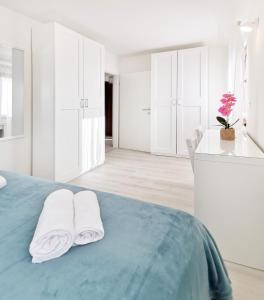 Apartments with a parking space Gornji Picudo, Umag - 22354