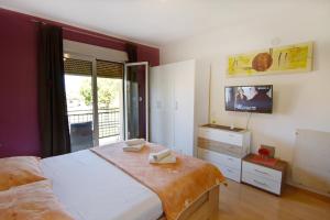 Apartments with WiFi Umag - 22377