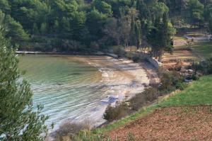 Secluded house with a parking space Postira, Brac - 22203