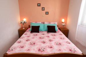 Apartments by the sea Okrug Gornji, Ciovo - 22139