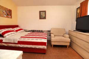 Apartments by the sea Okrug Gornji, Ciovo - 22139