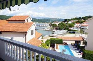 Apartments by the sea Supetarska Draga - Donja, Rab - 22365