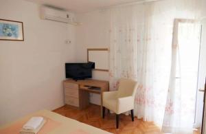 Apartments by the sea Supetarska Draga - Donja, Rab - 22365