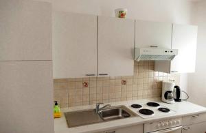 Apartments by the sea Supetarska Draga - Donja, Rab - 22365