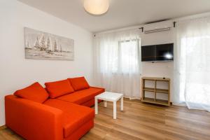 Apartments with parking space Krk - 22425