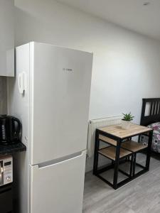 Modern Studio flat with free parking