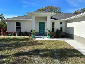 Modern, Tranquil Retreat - Sancassa