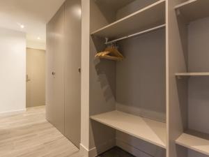 Appartement Rénové au Centre de la Station avec Balcon, Près des Pistes et Commerces - FR-1-346-400