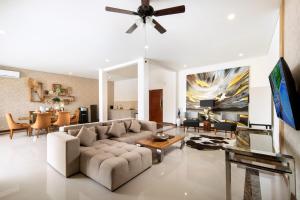 The Luxury Collection, Monaco Blu