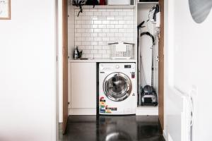 The Loft at SoHo: Architecture & Views