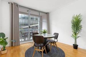 A Comfy Studio for 5 Next to Darling Harbour