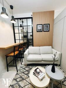 Field Residences - Reina Suites