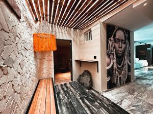 LUXURY PALACE POBLADO MANILA