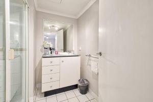 Spectacular Riverside Apartment