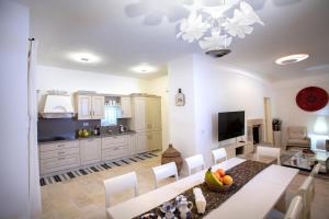 Trullo Divina (service fee waived)