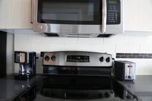 Queen Anne Abode - 1 Block from CPA! - Free Parking!