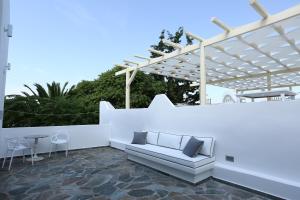 The White Suites Milos Greece