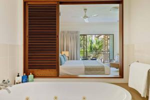 Primrose at Amphora Resort—Breezy Beachfront Bliss