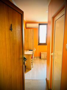 Хижа Манастирчето-Книжовник