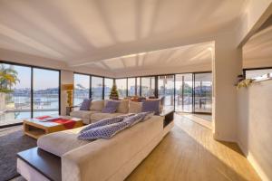 Sunset Waters - Big Waterfront - Heated Pool - Point Position - 10m Pontoon - Views - 90day Stays