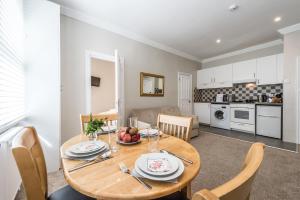 Stylish apartment 12 minutes by tube from Oxford Street free WIFI and Ac - Апартаменты/квартиры, Лондон