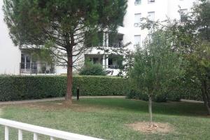 Logement à Tassin avec piscine et garage