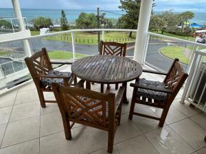 Luxury Ocean Front Apartment Bargara