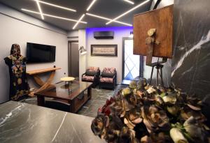 Luxury Apt B at Mitropoleos-Aristotelous Square