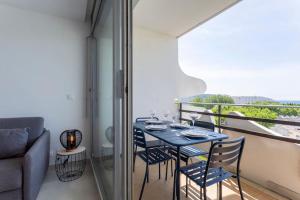 Chez Olivier - Magnifique studio avec piscine, vue sur la mer et parking