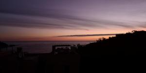 Appartements Lovely 1-Bed Apartment literally on the beach : photos des chambres