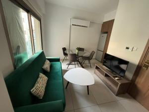 Central Large Apt Next to the Beach