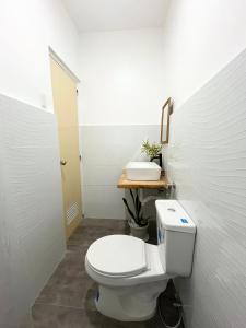Sunnydale Apartelle -Room Accommodation near Calatagan Beach Resorts